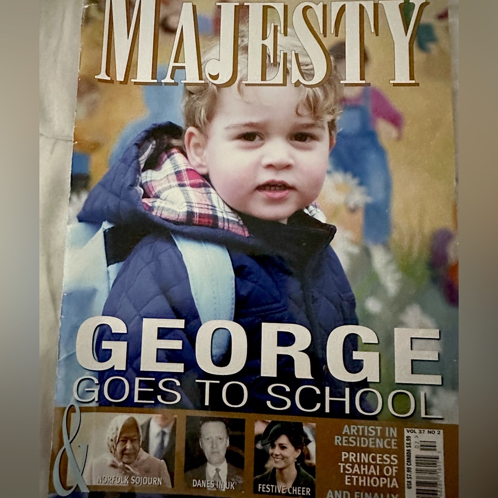 Set of 5 Majesty Royal Magazines